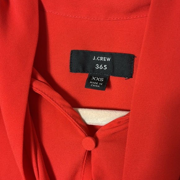 J.crew 365 Red Blouse with front button closure and tie neck Size XXS - Picture 4 of 8